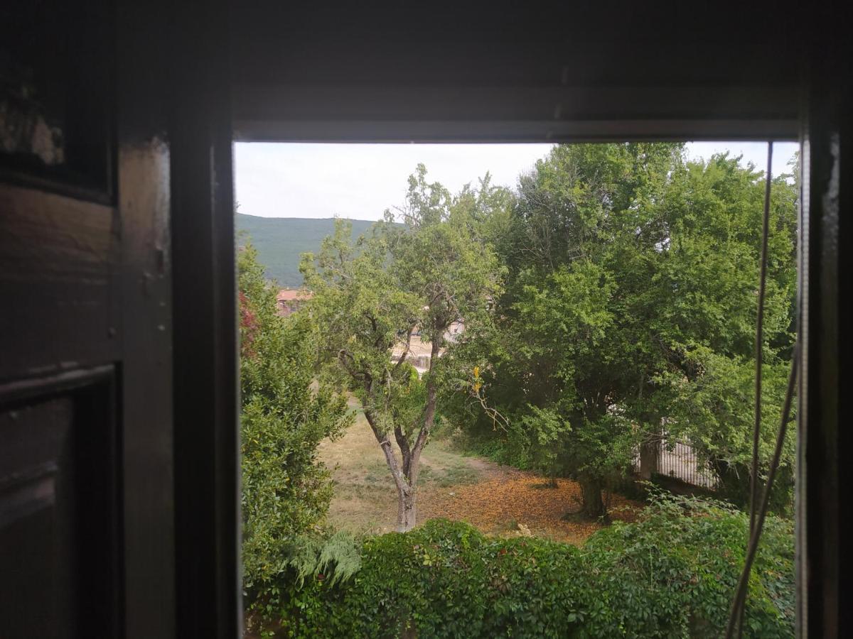 Hostal Urbion Vinuesa Exteriör bild