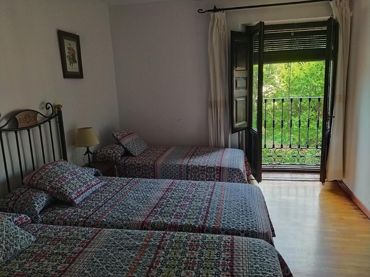 Hostal Urbion Vinuesa Exteriör bild